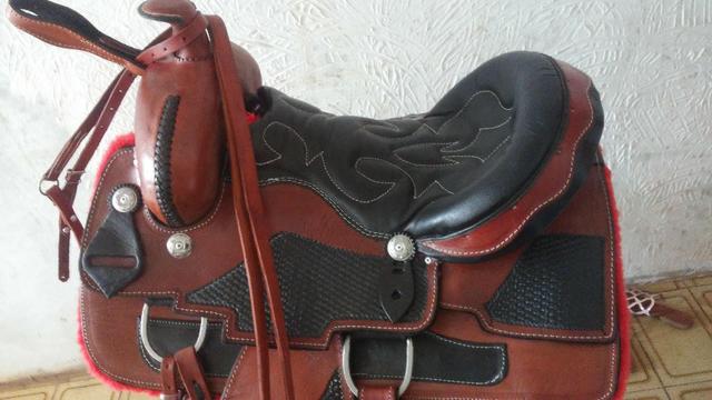 Vendo selas americanas novas de primeira