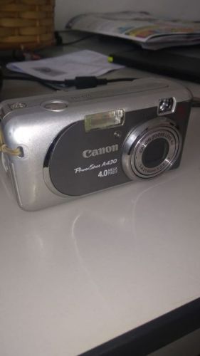 Câmera Canon em Bom Estado com cartão de memória
