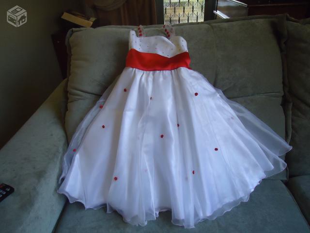 vestido de dama de honra vermelho e branco