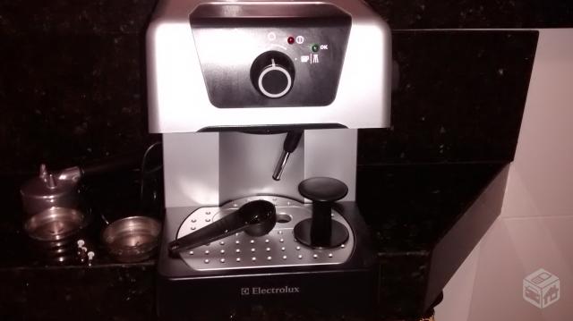 Cafeteira Expresso Electrolux Chefe Crema Silver Faz Capuccino Cafeteira Electrolux Chef Crema Silver Usada R Ofertas Vazlon Brasil