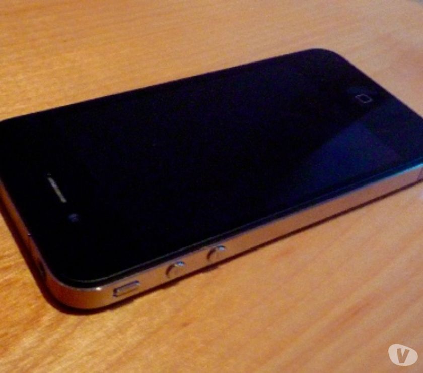 Продается в хорошем состоянии. Айфон 4 черный. Бэушный телефон. 4s Black n4. Iphone 3gs в руке потертый.