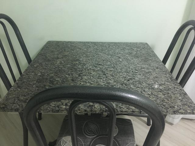 mesa com tampo granito e 4 cadeiras estofadas 🥇 【 OFERTAS