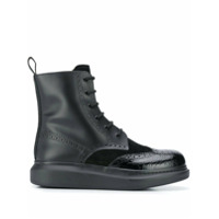 Alexander McQueen Bota com recortes - Preto