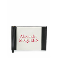 Alexander McQueen Clutch de logo com logo gravado - Branco