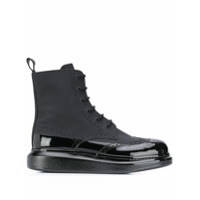 Alexander McQueen contrast-sole ankle boots - Preto