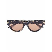 Bottega Veneta Eyewear Óculos de sol gatinho com efeito tartaruga - Marrom