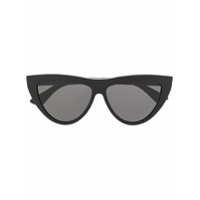Bottega Veneta Eyewear Óculos de sol gatinho com logo - Preto