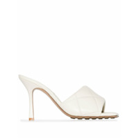 Bottega Veneta Sandália matelassê de couro - Neutro