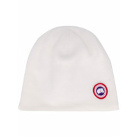 Canada Goose logo-patch knitted beanie - Branco