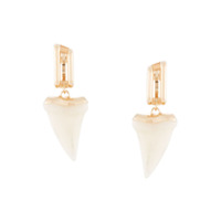 Chloé Par de brincos com pingente de dente de tubarão - Dourado