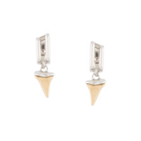 Chloé Par de brincos com pingente de dente de tubarão - Prateado