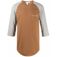 Comme Des Garçons Shirt Camiseta mangas longas com estampa de logo - Marrom
