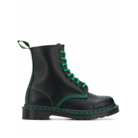 Dr. Martens Bota com aplicação de ilhós - Preto