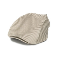 Homme Plissé Issey Miyake Boné com pregas - Neutro