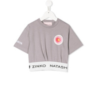 Natasha Zinko Kids Camiseta cropped com logo - Cinza