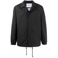 White Mountaineering Jaqueta com estampa de letra - Preto