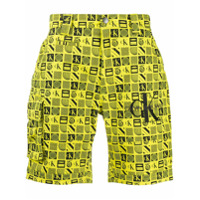 Calvin Klein Jeans Bermuda com estampa de logo - Amarelo