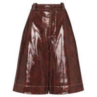 GANNI Short de couro envernizado com estampa pele de cobra - Marrom