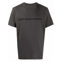 White Mountaineering Camiseta mangas curtas com estampa de logo - Cinza