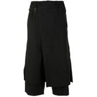 Yohji Yamamoto Calça cropped com transpasse frontal - Preto